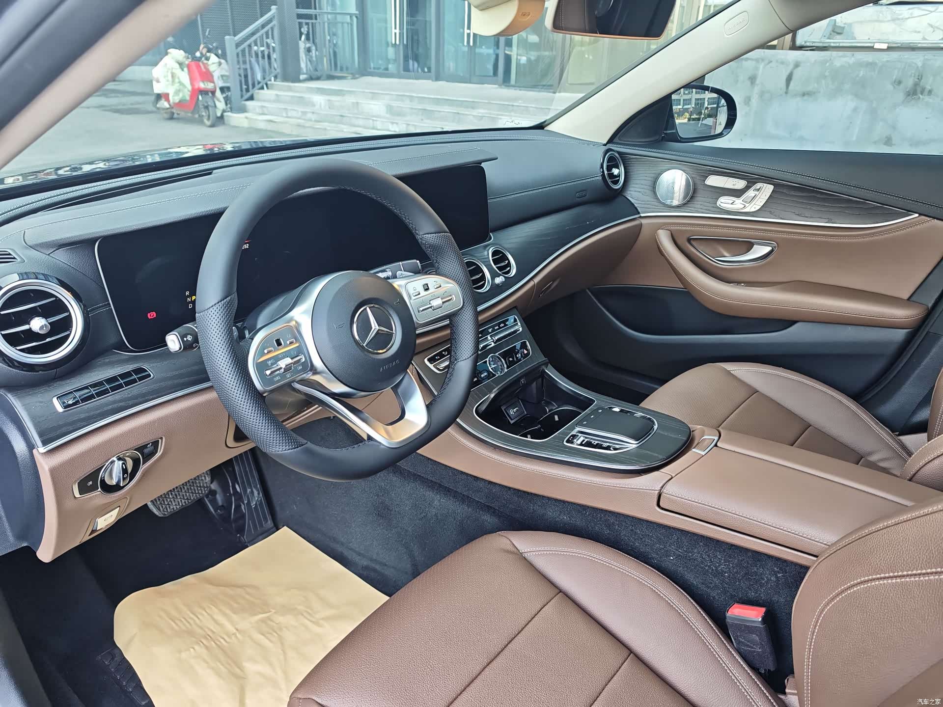 Mercedes-Benz E-Class, 2020 10