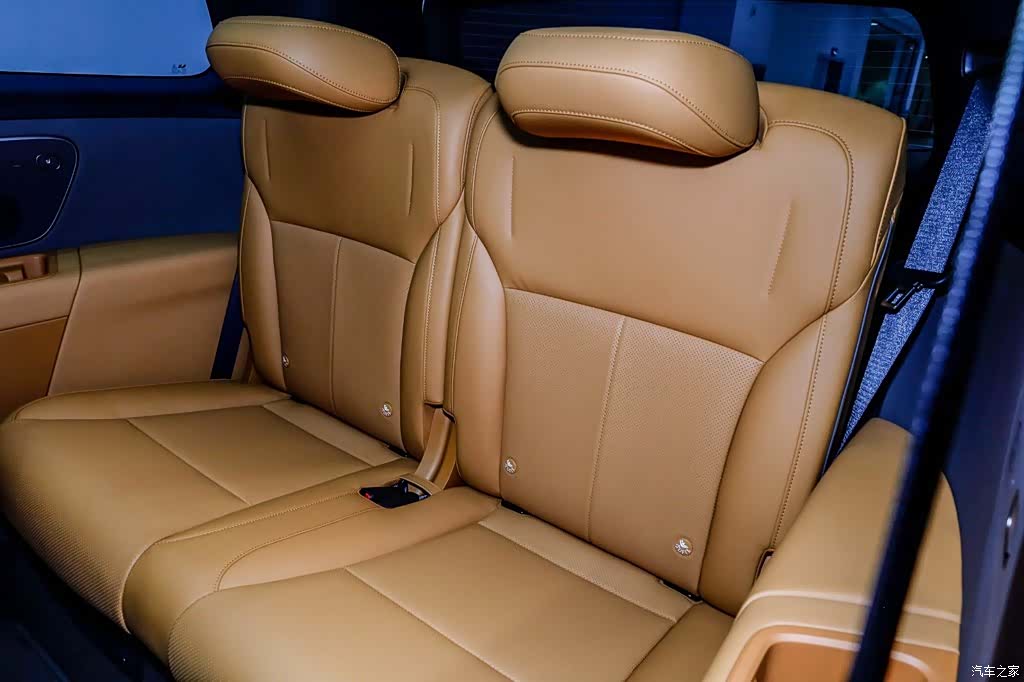 Li Auto i8, 2025 11