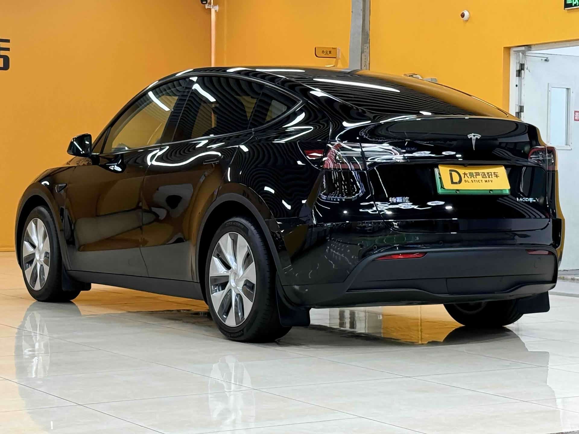 Tesla Model Y, 2023 6