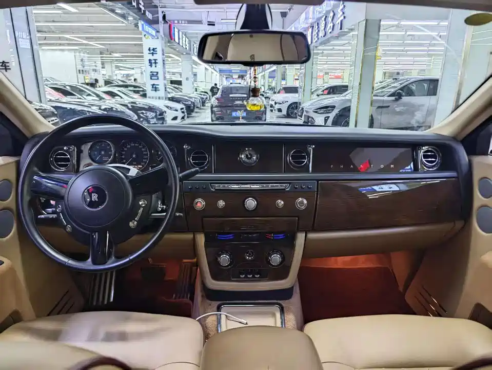 Rolls-Royce Phantom