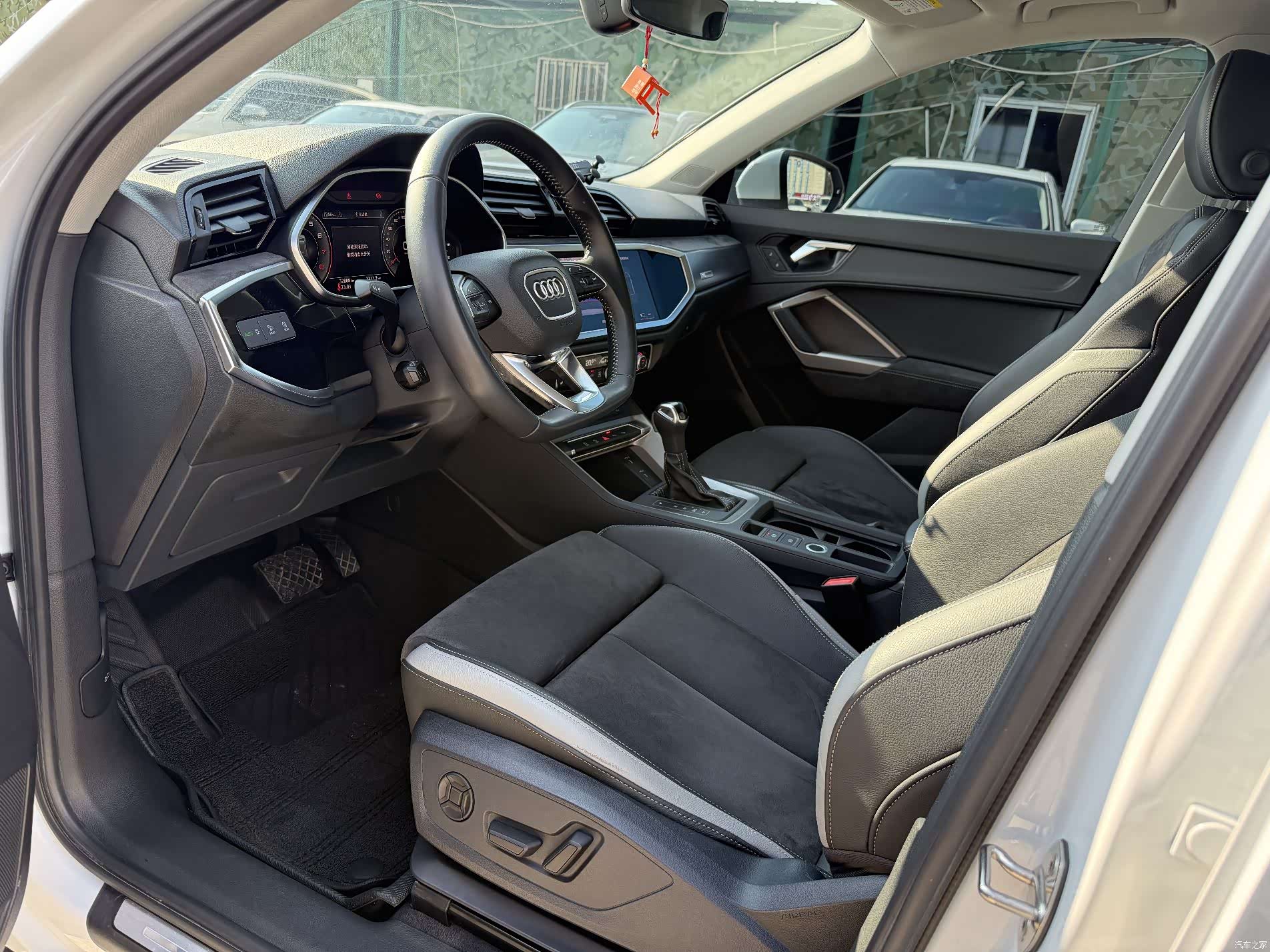 Audi Q3, 2022 4