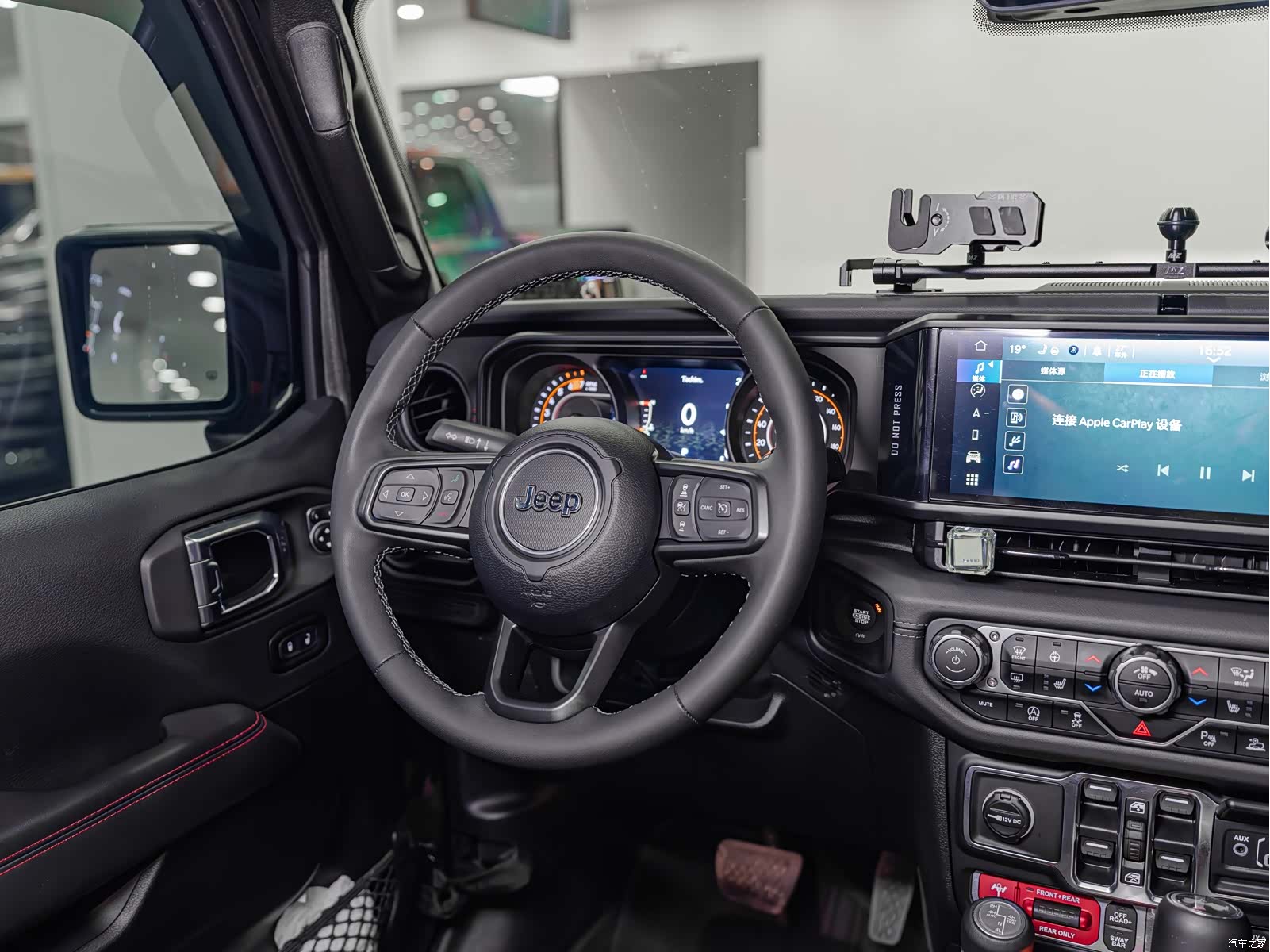 Jeep Wrangler, 2026 8