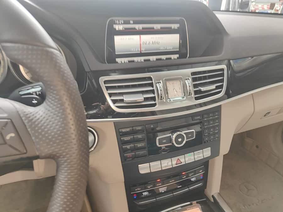Mercedes-Benz E-Class 2015, фото 13