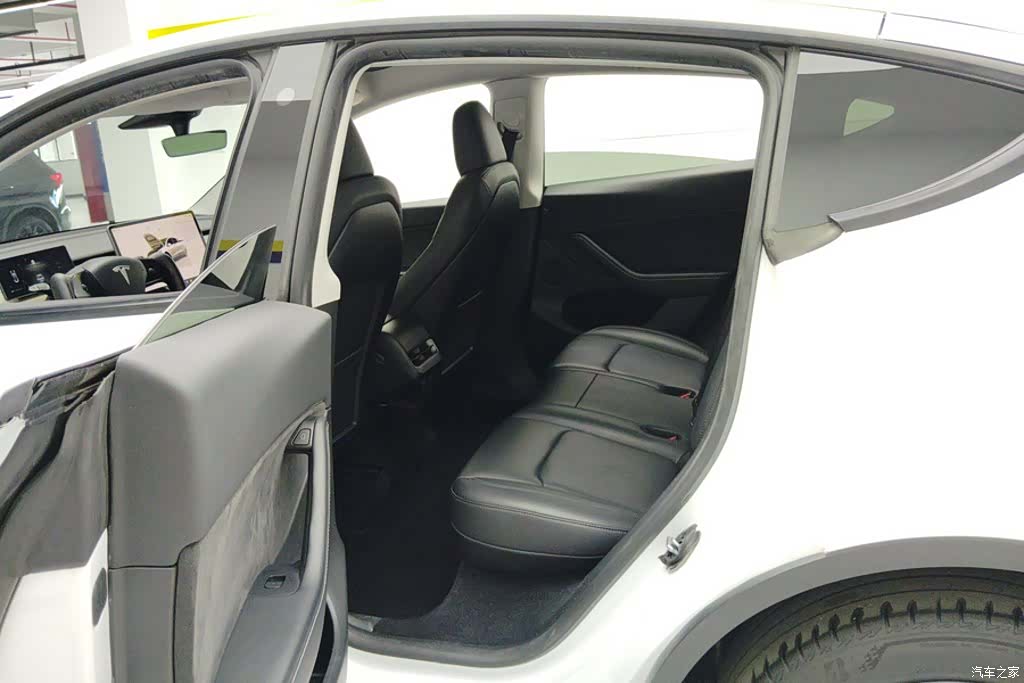 Tesla Model Y, 2023 11