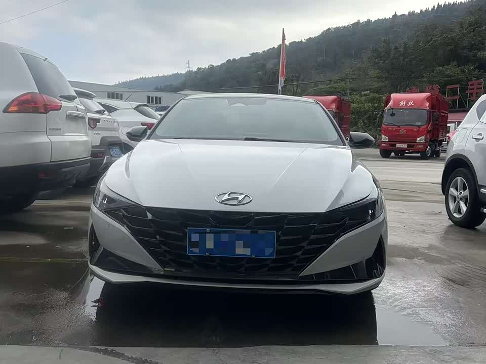 Hyundai Elantra