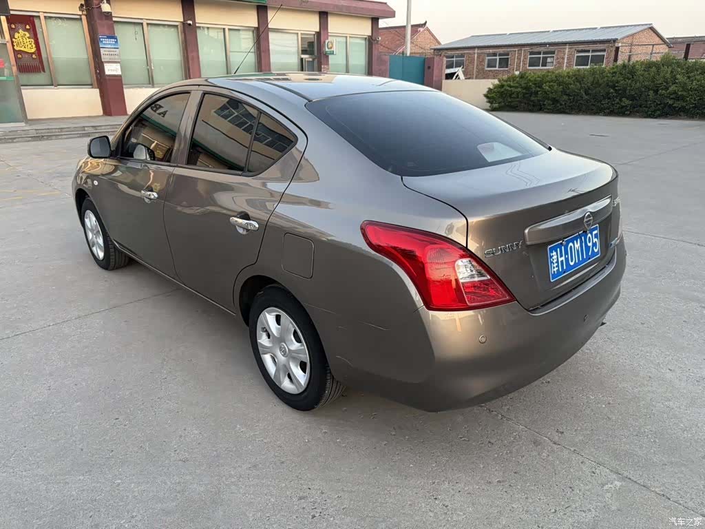 Nissan 1.5XE, 2013 3