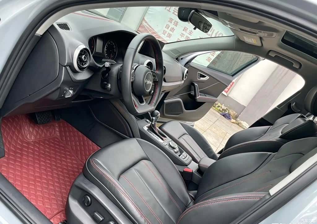 Audi Q2L, 2023 6