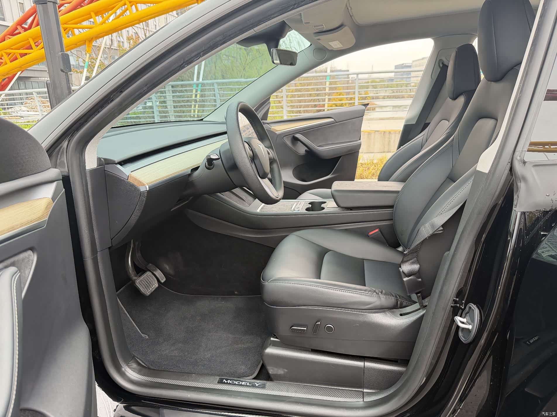 Tesla Model Y, 2021 все фото