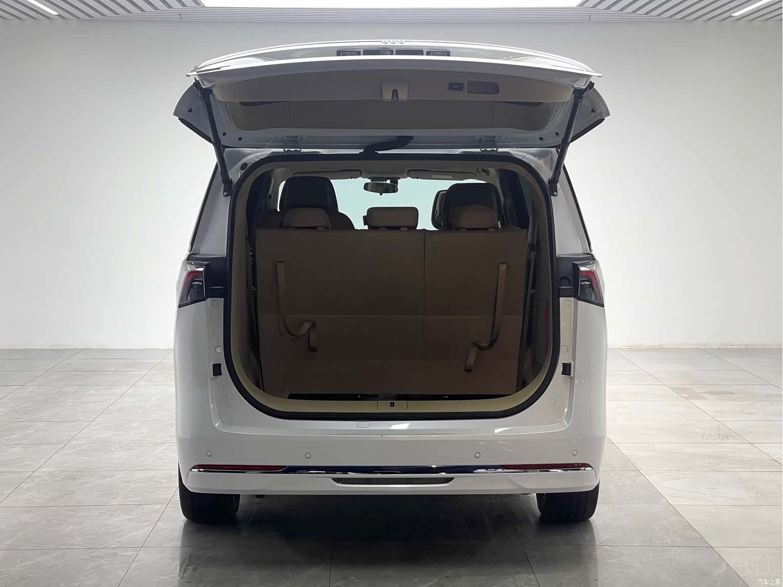 Buick GL8, 2025 10