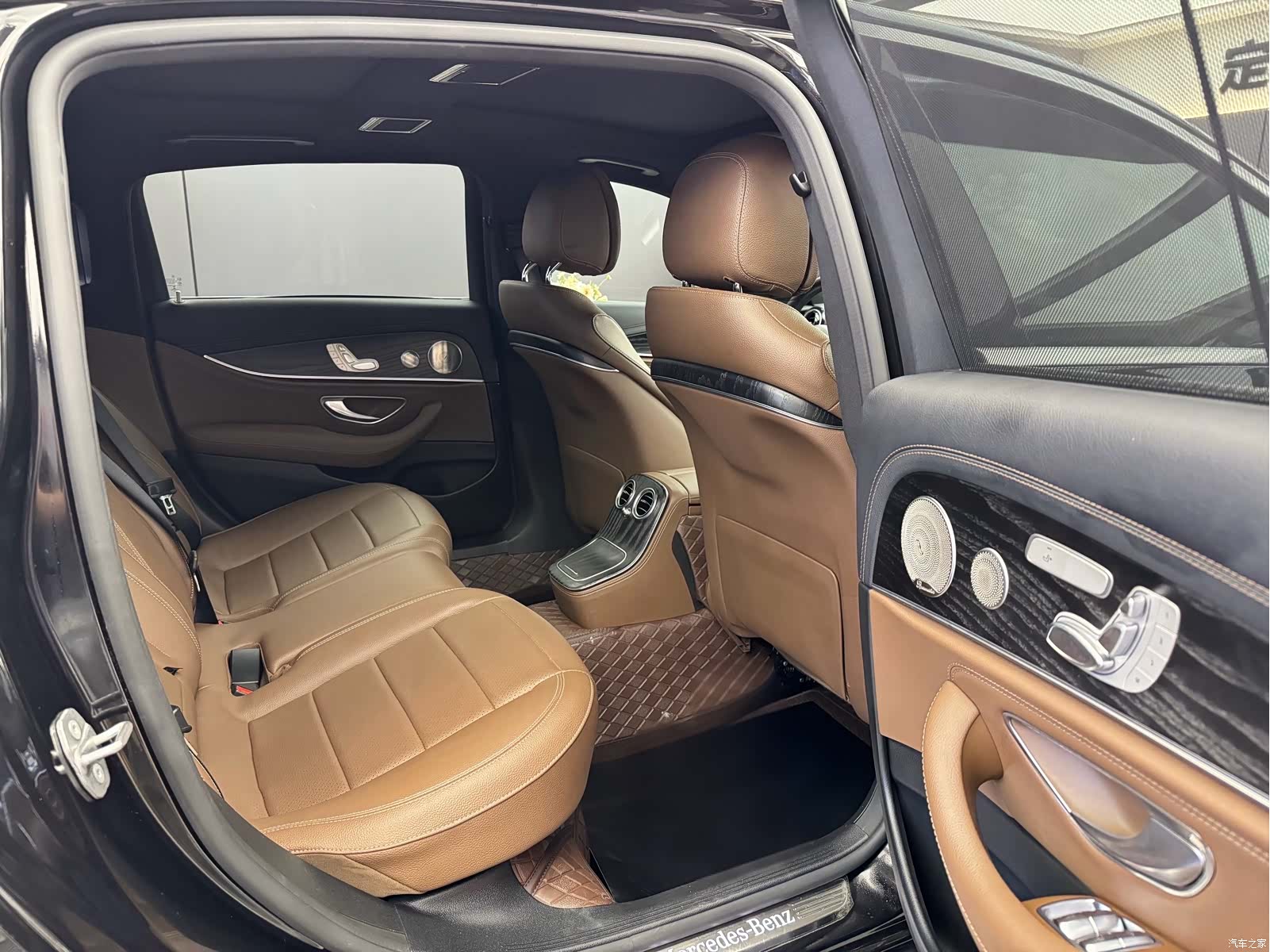 Mercedes-Benz E-Class, 2022 10