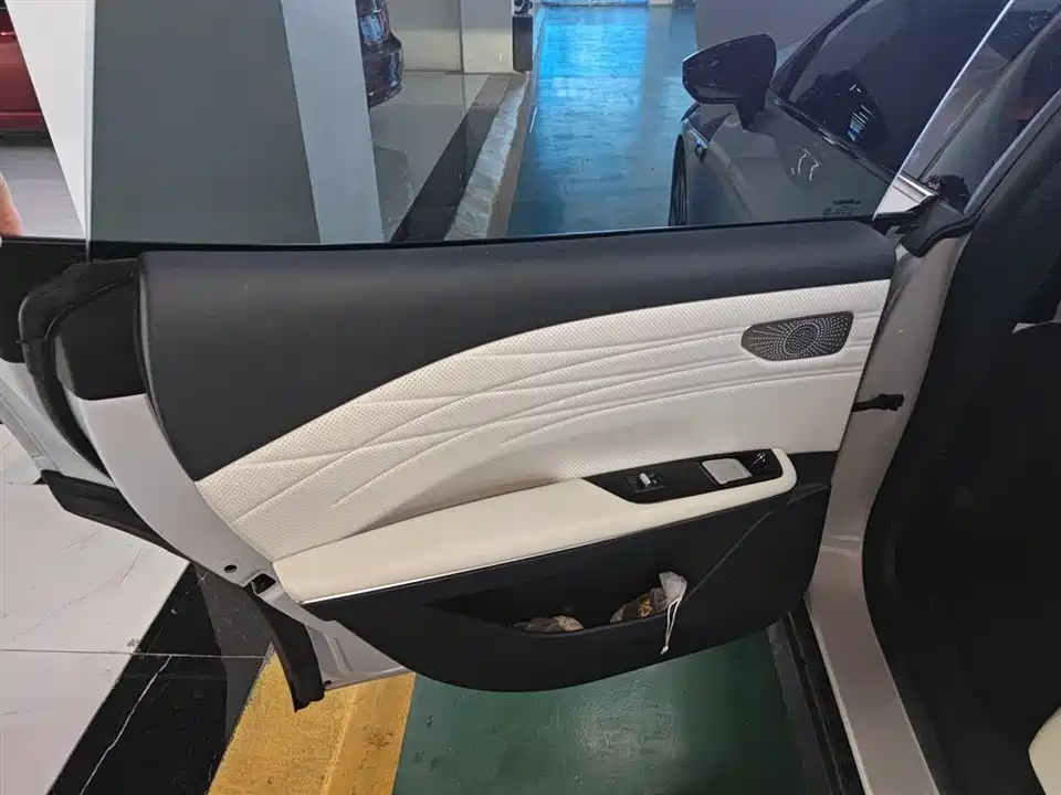 Geely Galaxy Galaxy E8