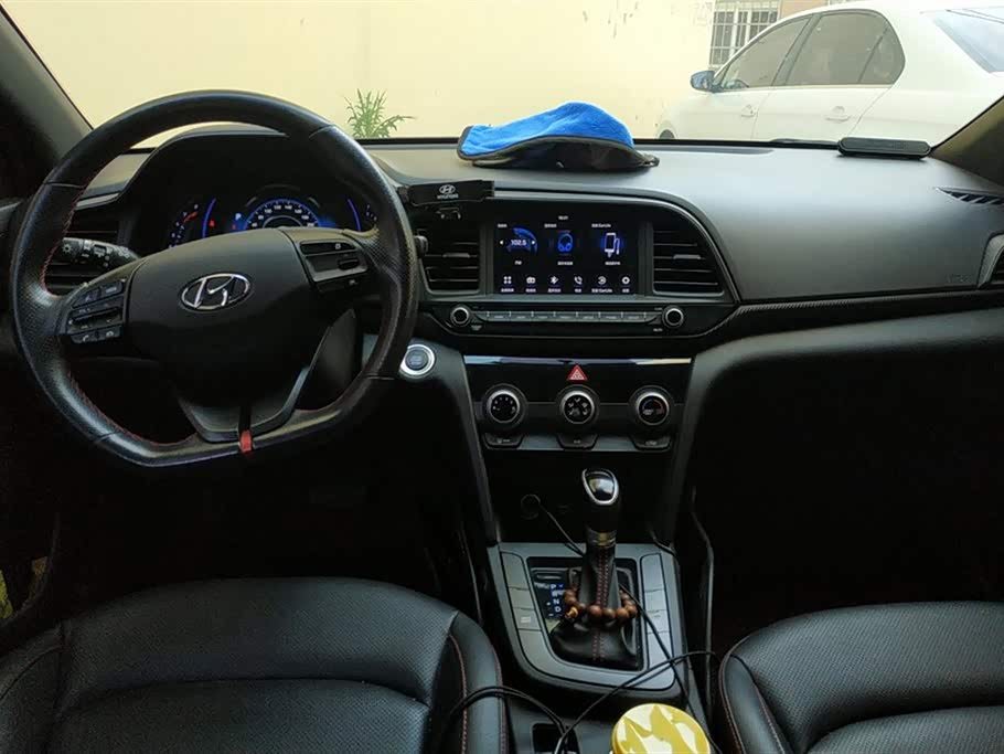 Hyundai Lead