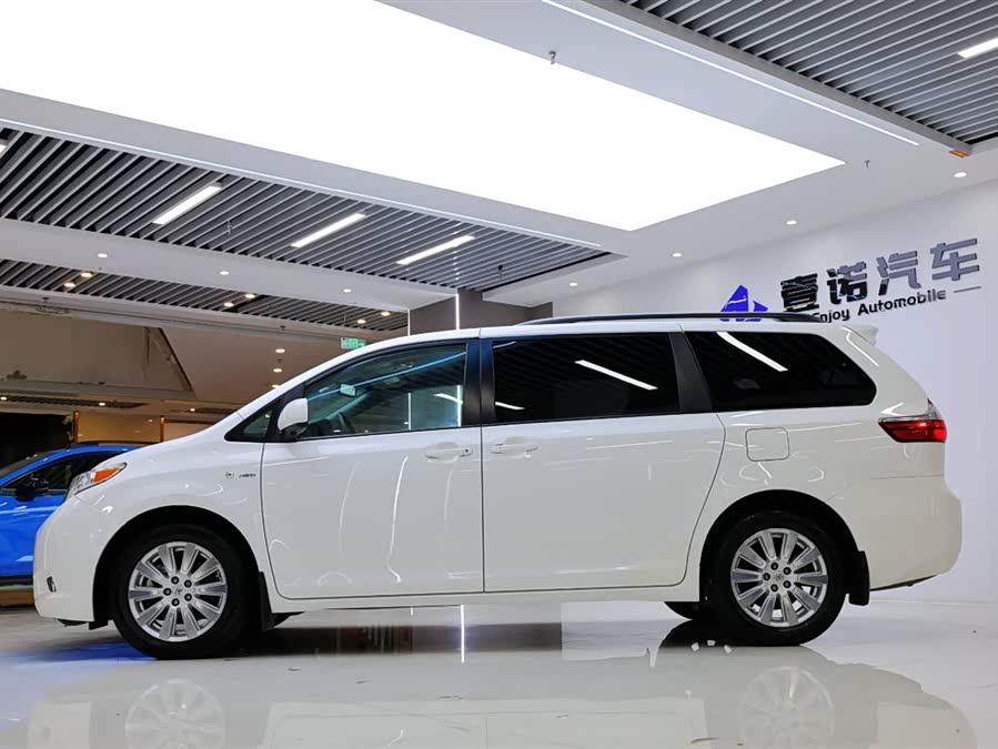 Toyota SIENNA 2017, фото 3
