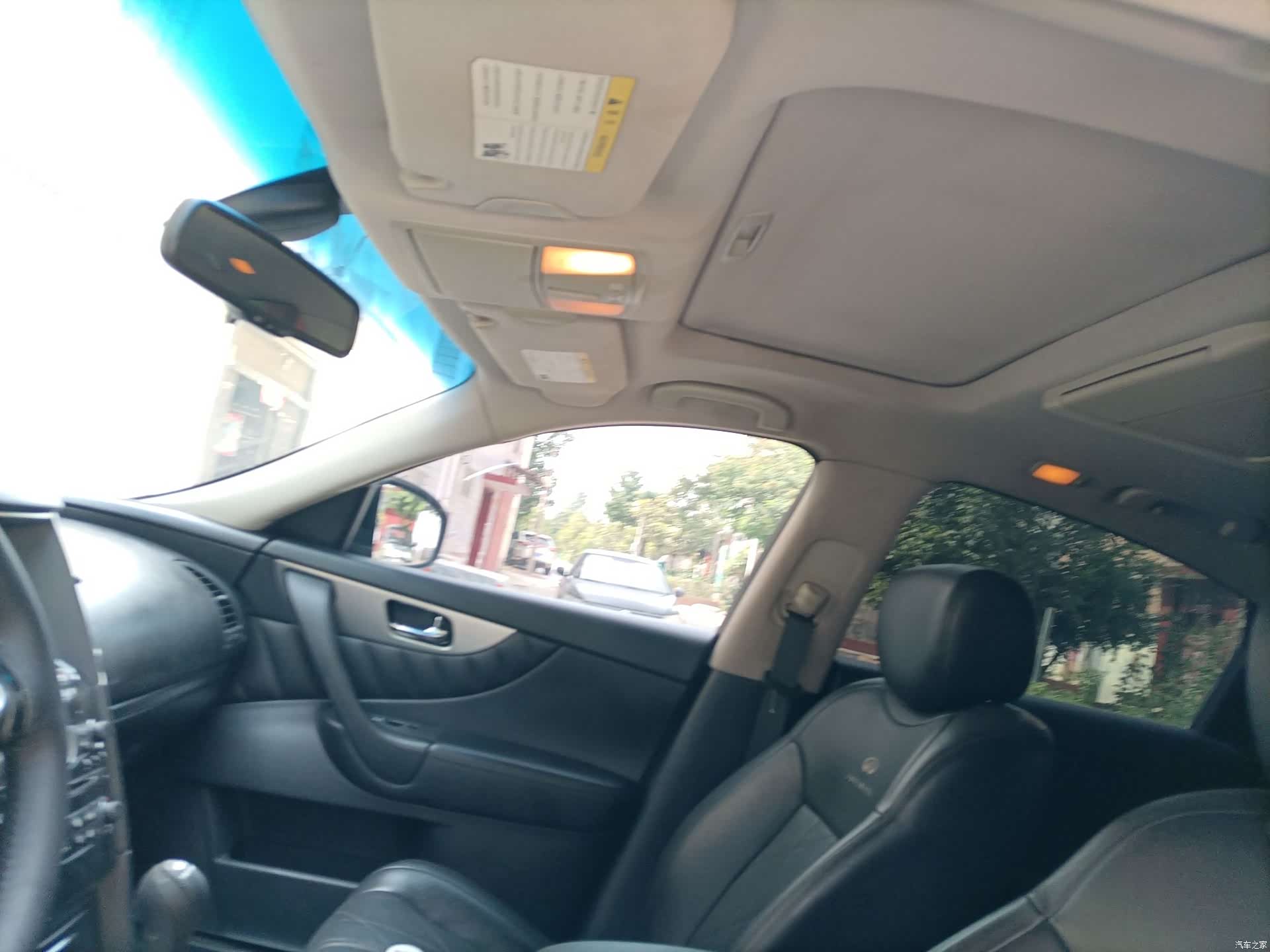 Infiniti FX35, 2011 12