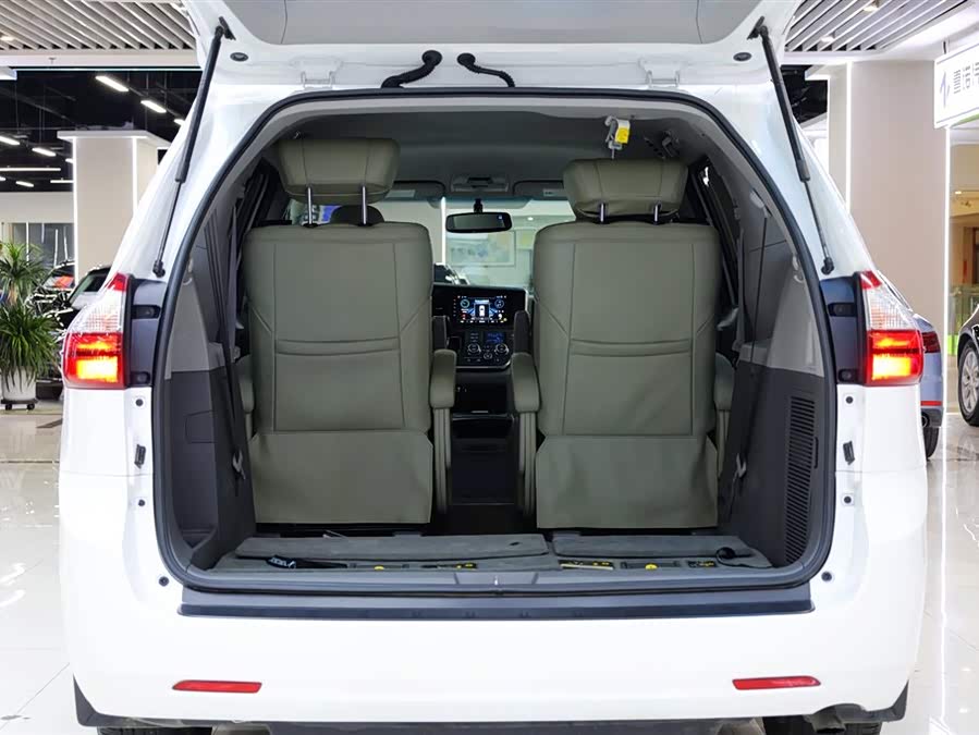 Toyota SIENNA 2017, фото 31