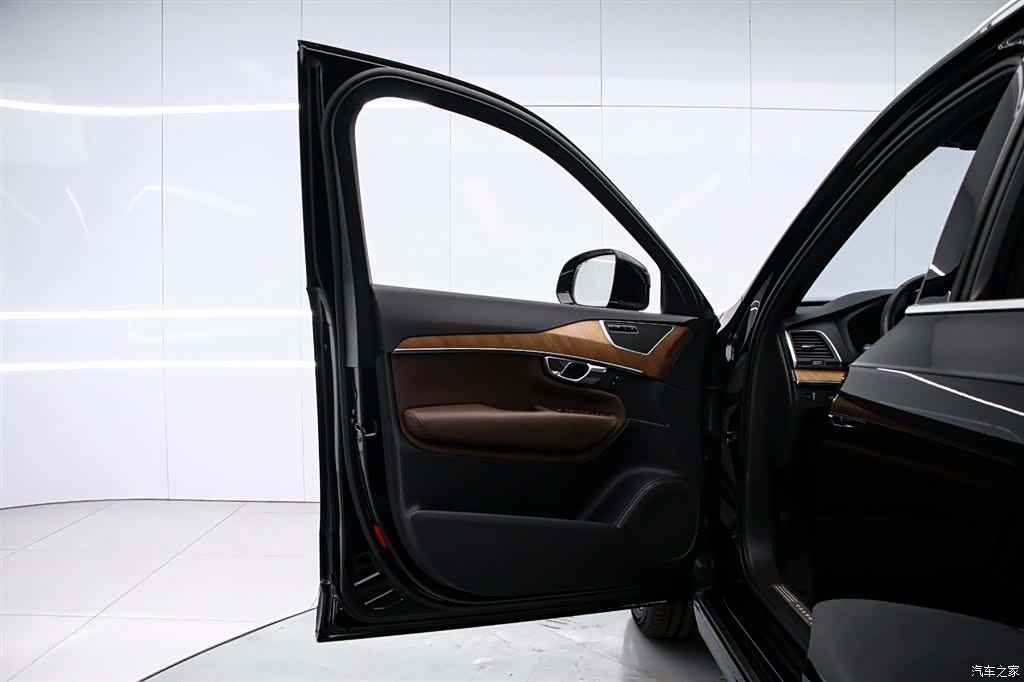 Volvo XC90, 2021 11
