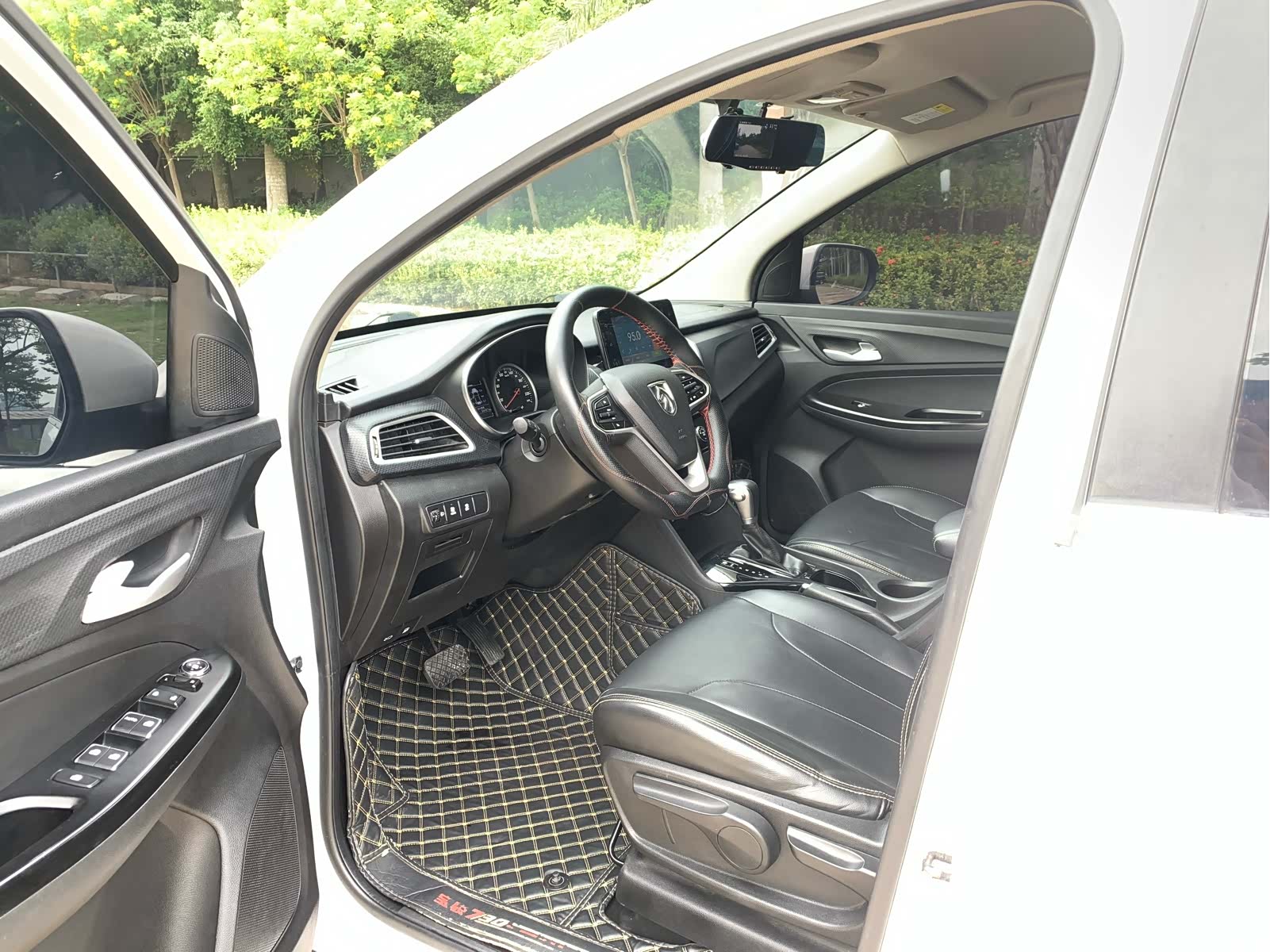 Wuling 730, 2019 6