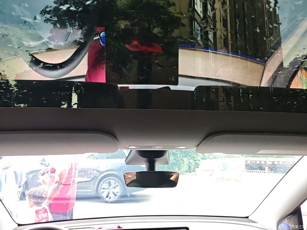 Tesla Model Y, 2023 15