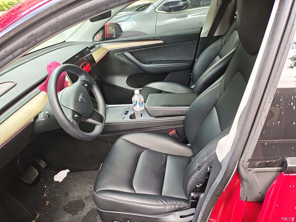 Tesla Model Y, 2023 12