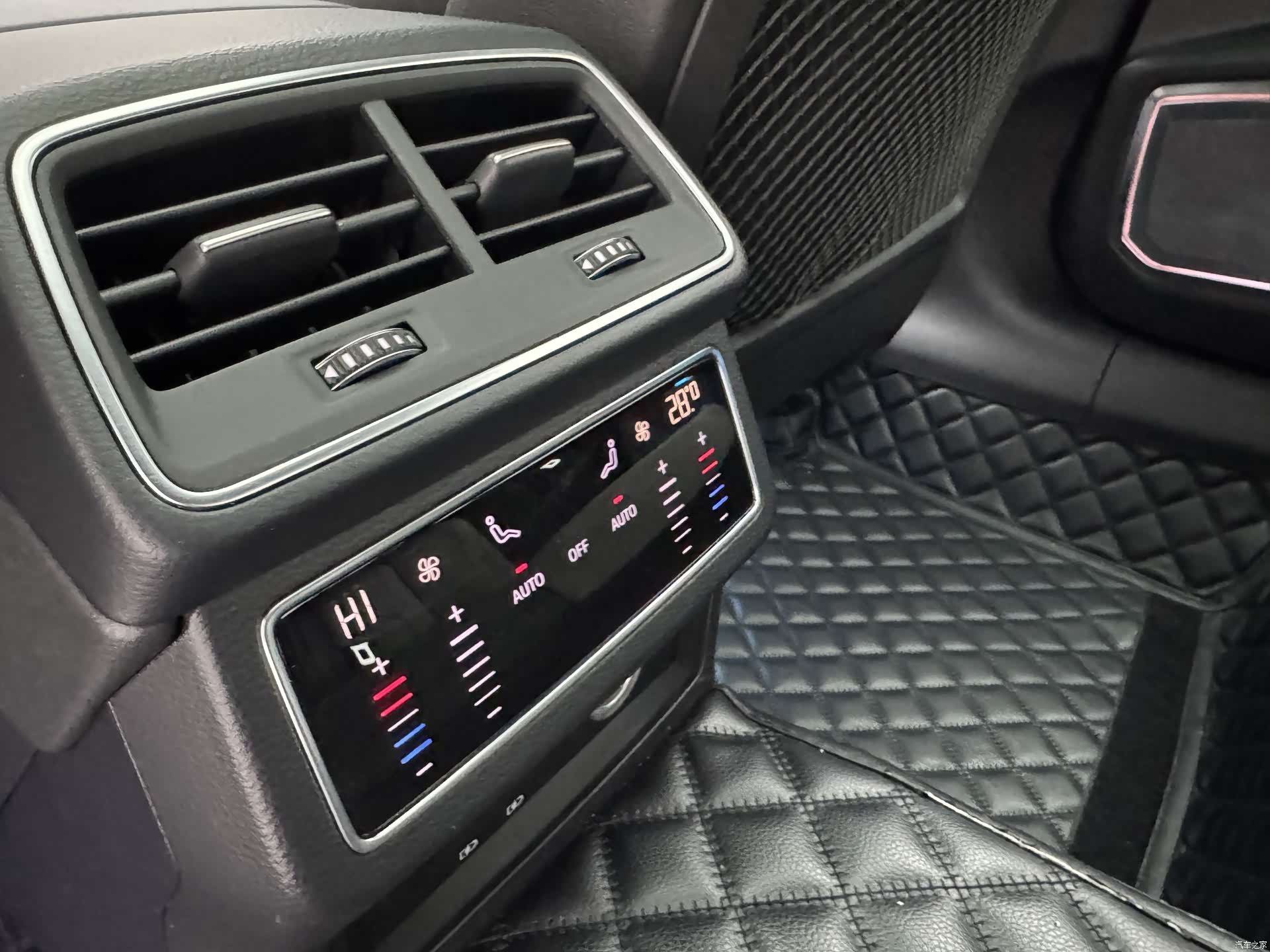 Audi A6L, 2019 13