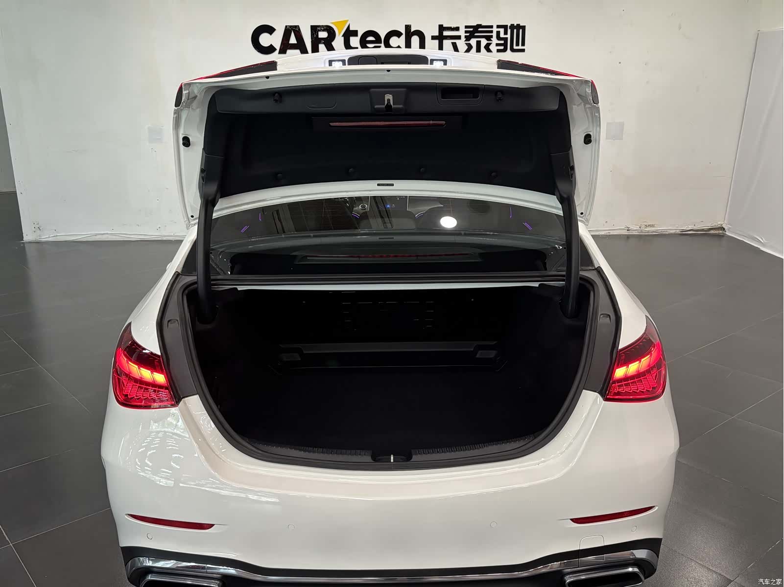 Mercedes-Benz C-Class, 2025 21