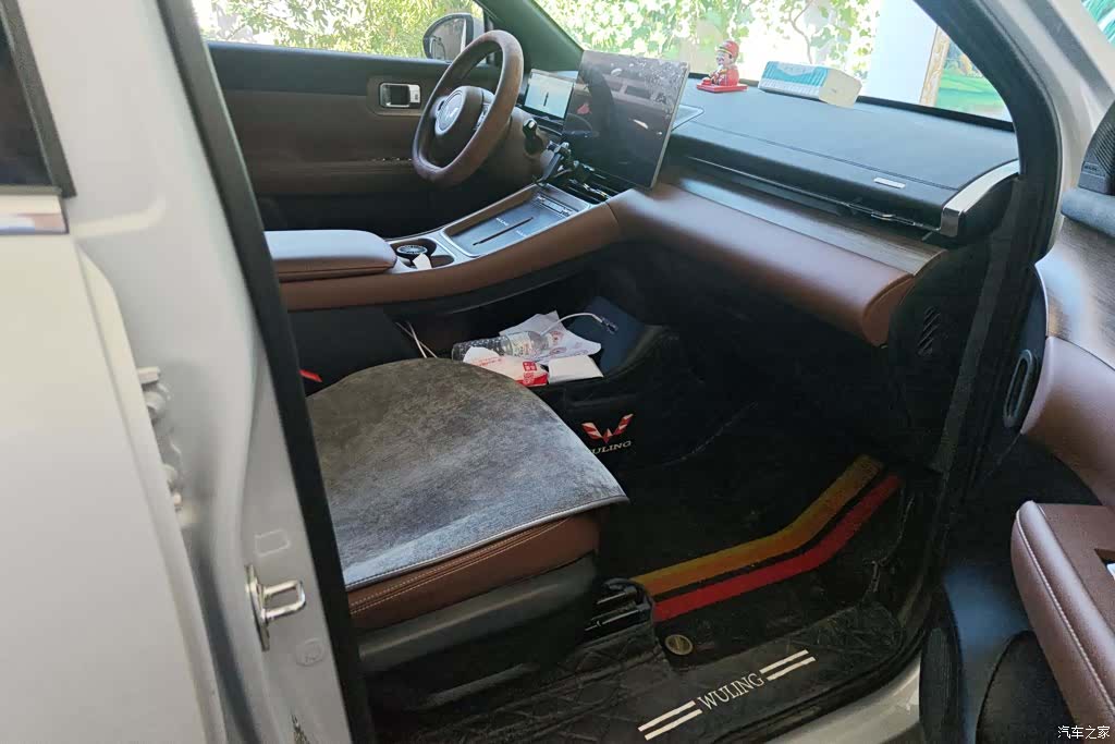Wuling Starlight, 2024 8