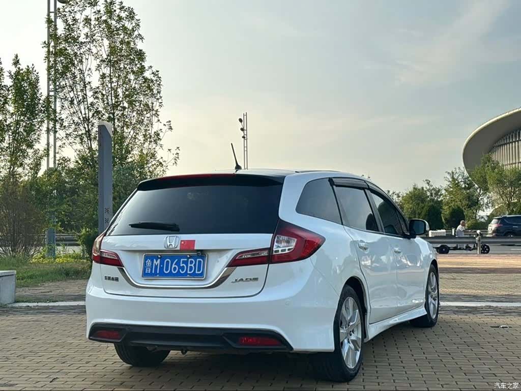 Honda Jade, 2013 4