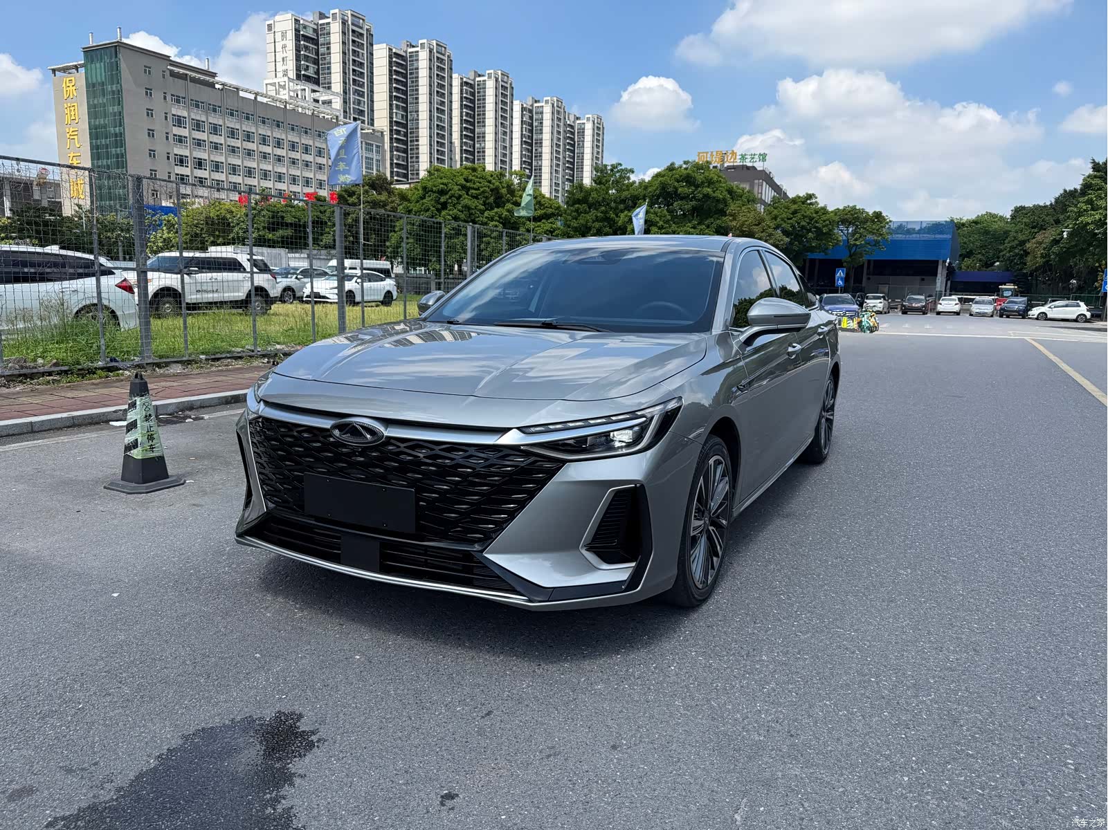 Chery Arrizo 8
