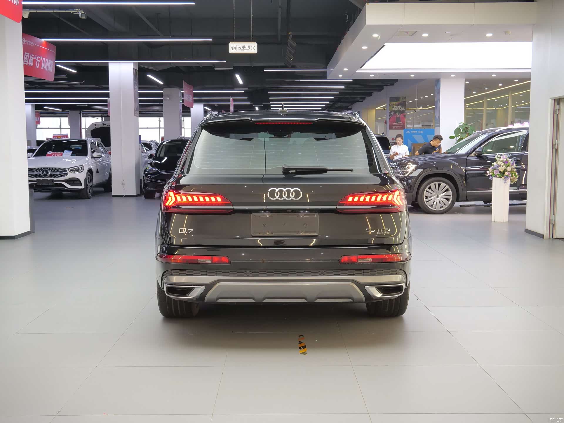 Audi Q7, 2022 все фото
