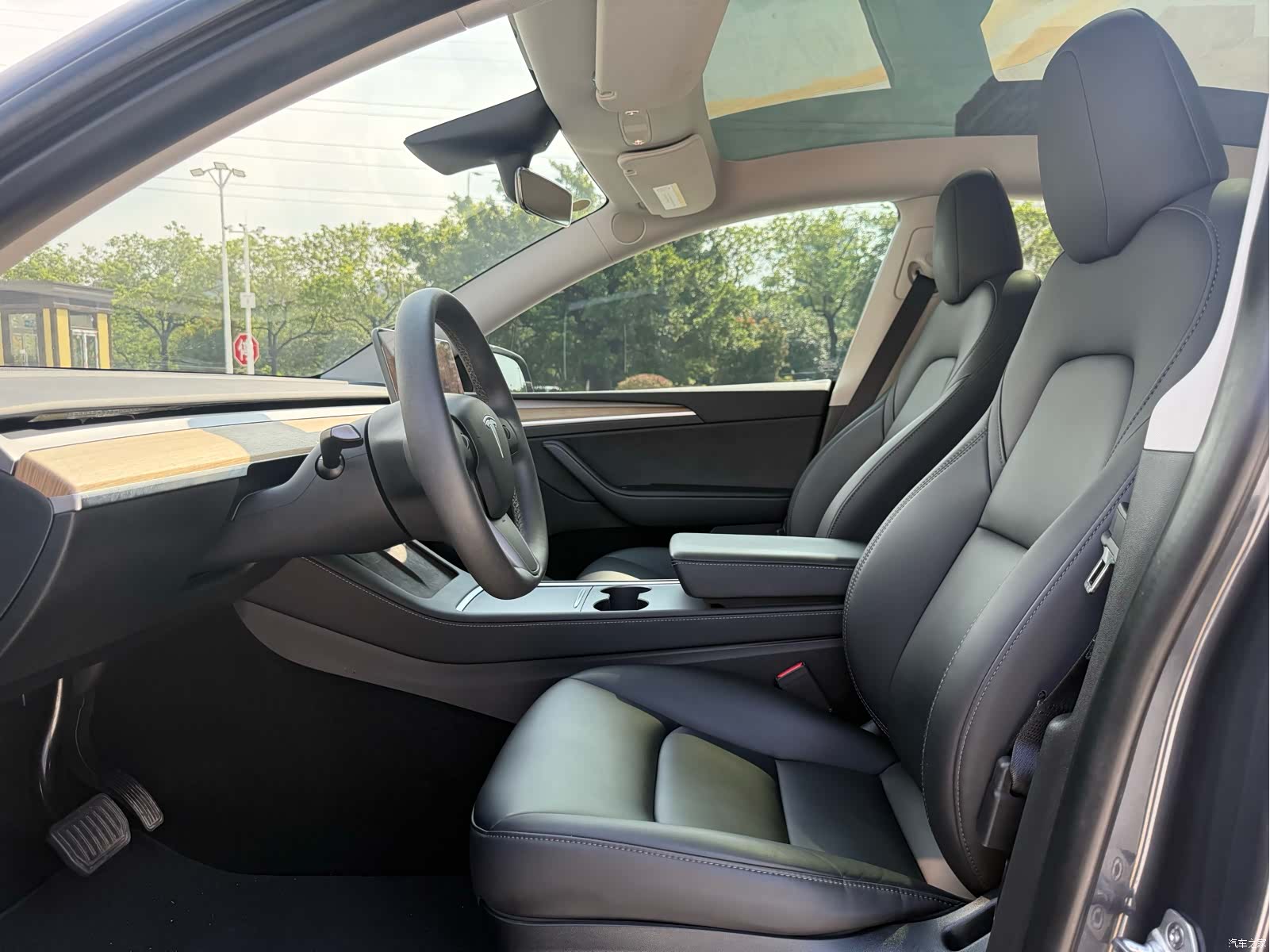 Tesla Model Y, 2023 4