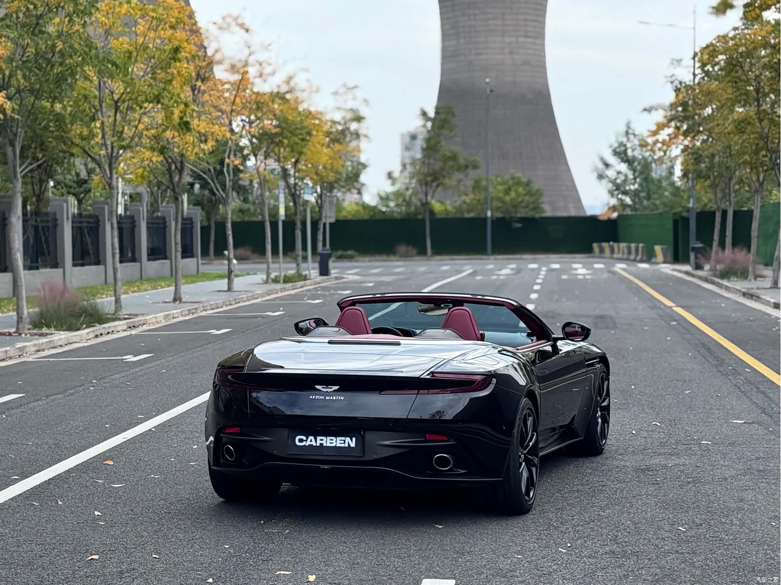 Aston Martin DB11, 2019 9