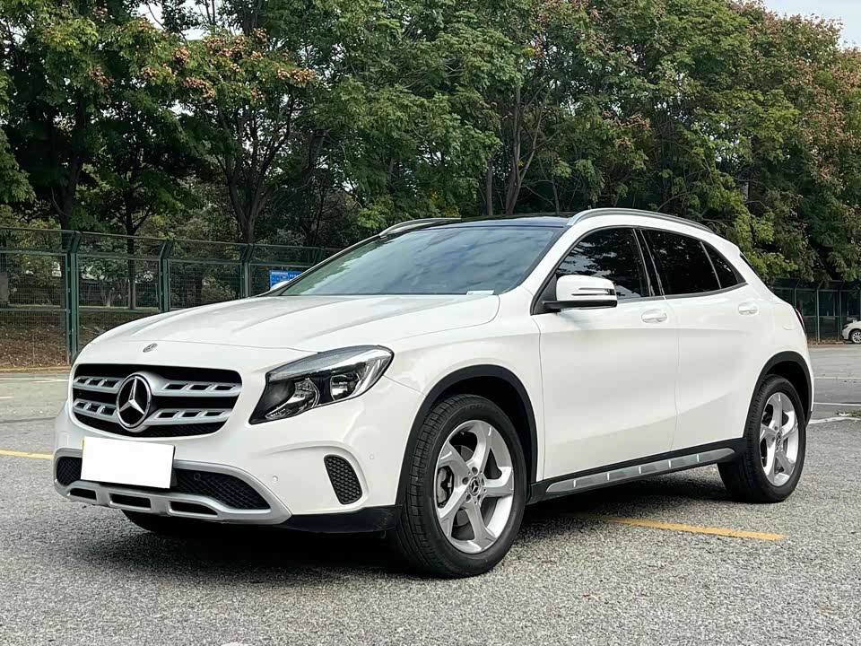 Mercedes-Benz GLA