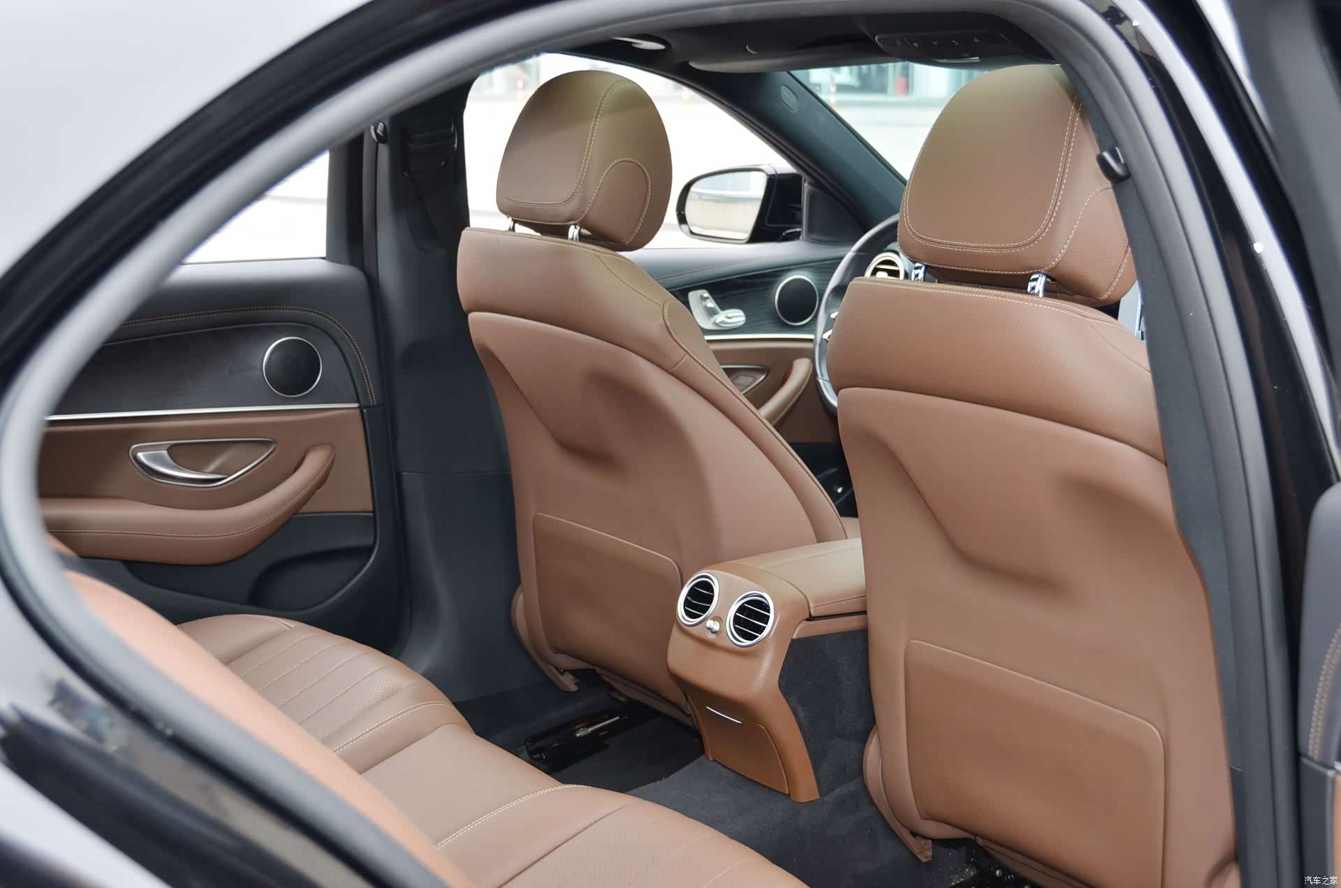 Mercedes-Benz E-Class, 2021 14