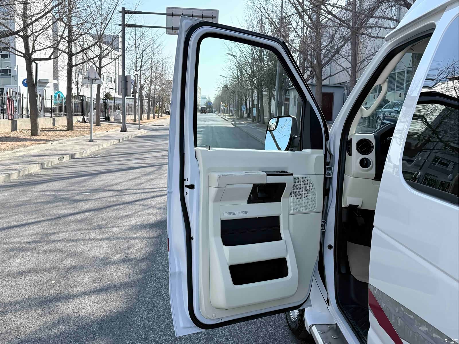 Ford E350, 2015 24