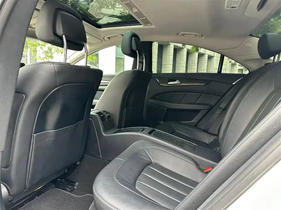 Mercedes-Benz CLS Mercedes-Benz CLS