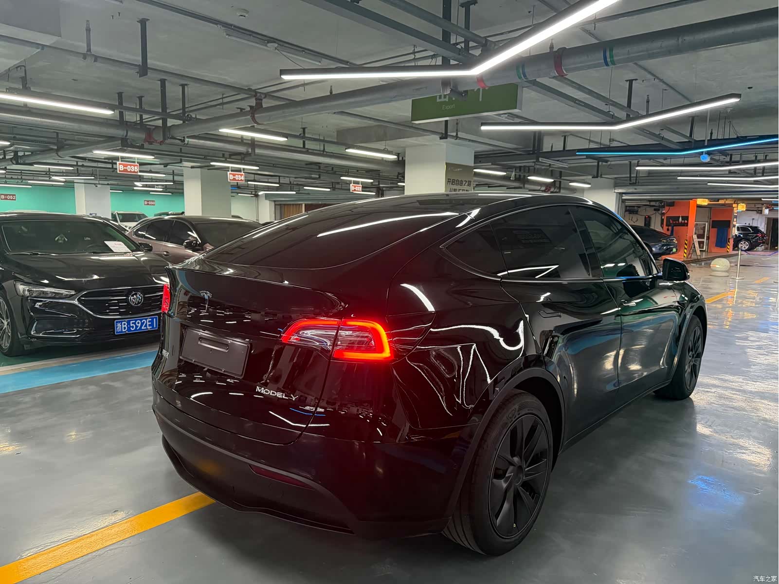 Tesla Model Y, 2023 13