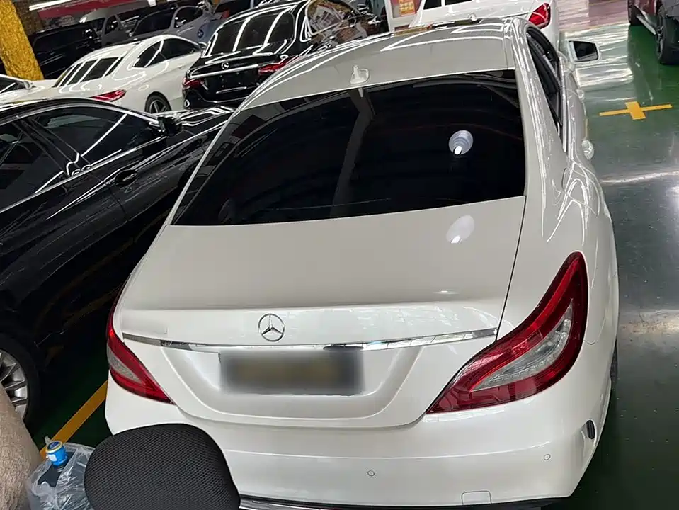 Mercedes-Benz CLS Mercedes-Benz CLS