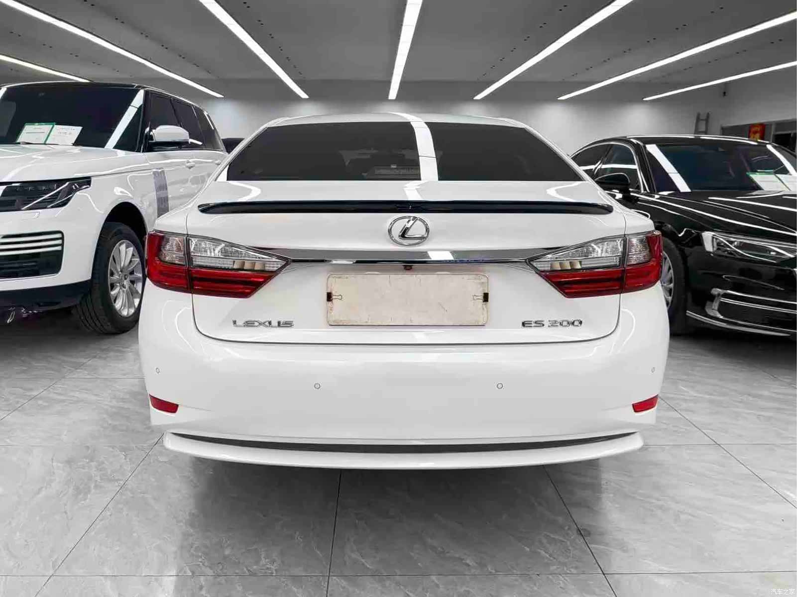 Lexus ES, 2018 все фото