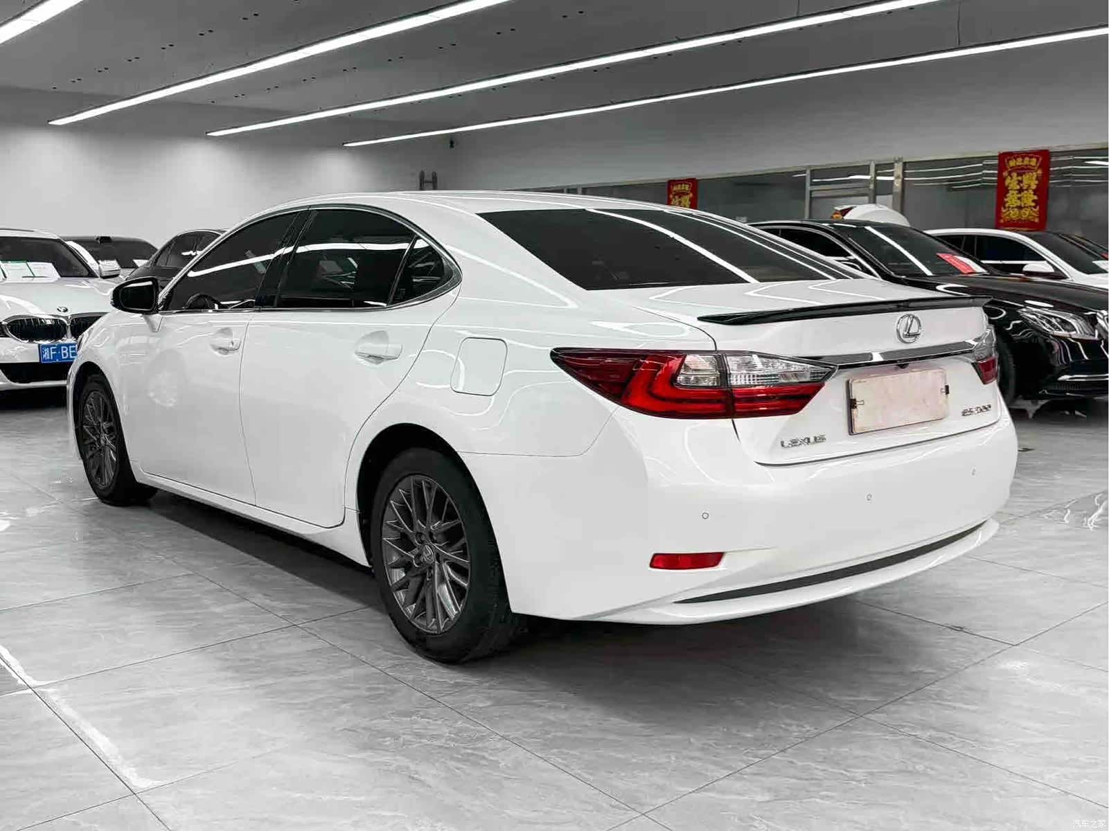 Lexus ES, 2018 4