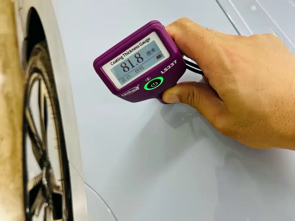 VOYAH Lantu chasing light