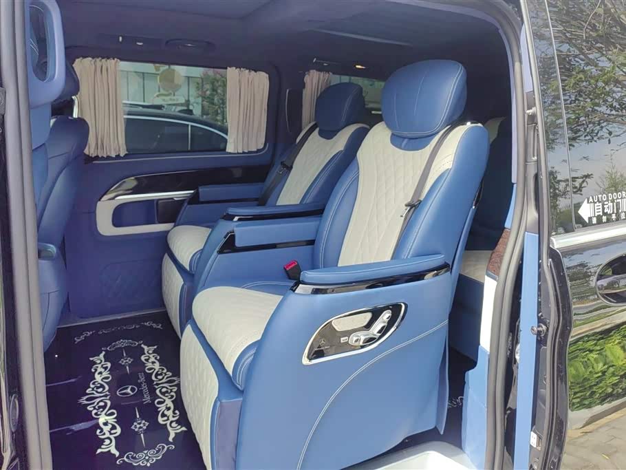 Mercedes-Benz V-class