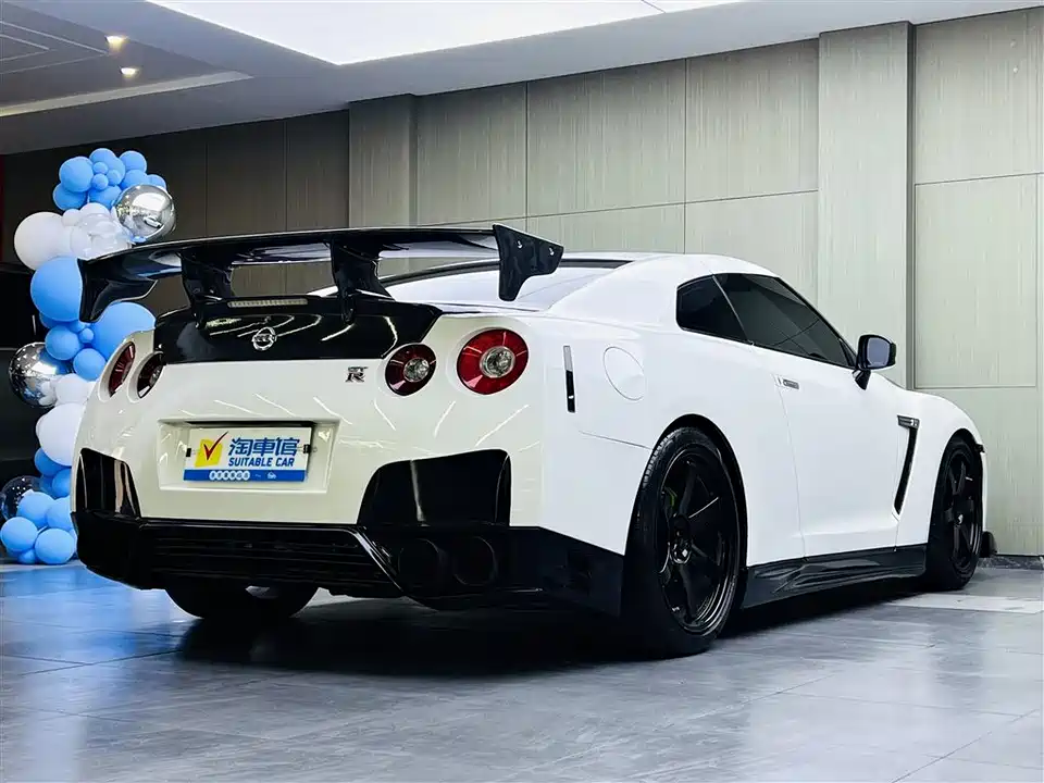Nissan GT-R
