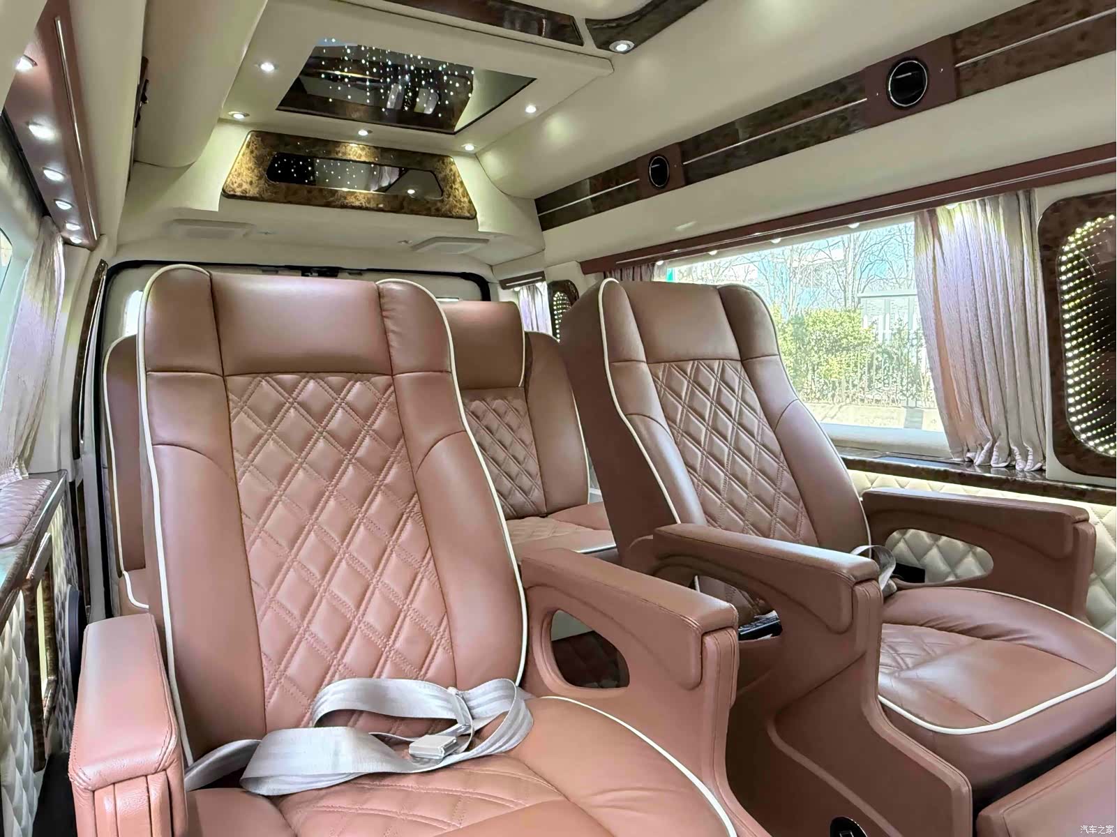 Ford E350, 2015 19