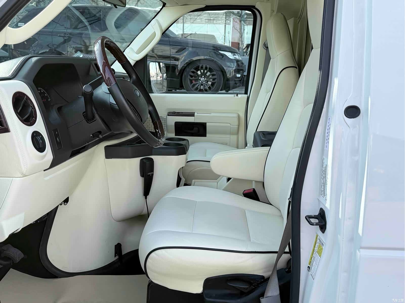 Ford E350, 2015 6