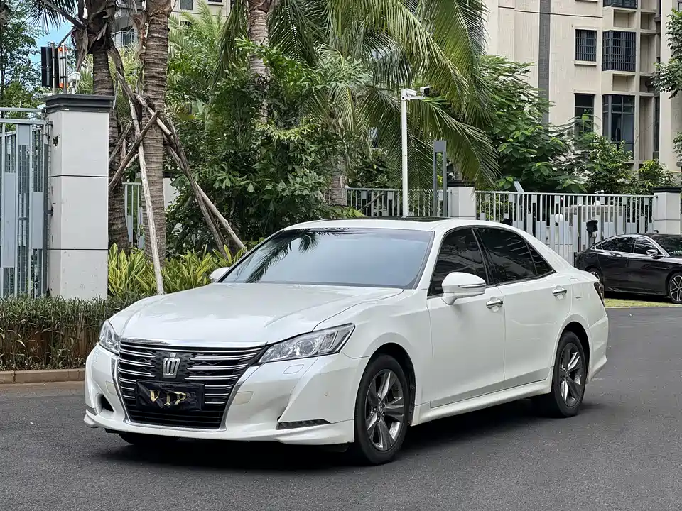 Toyota crown