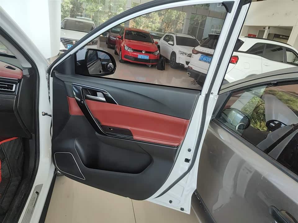 Forthing Popular T5 Forthing Popular T5