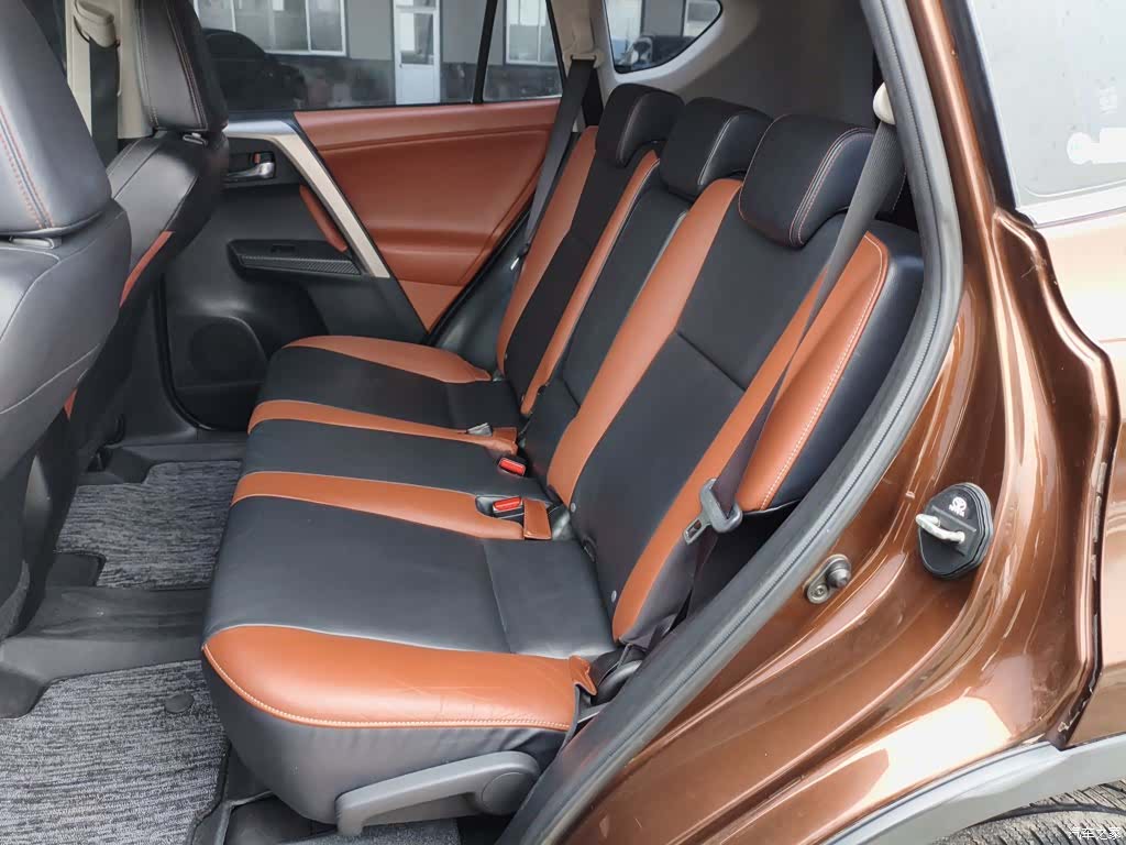 Toyota RAV4, 2014 13