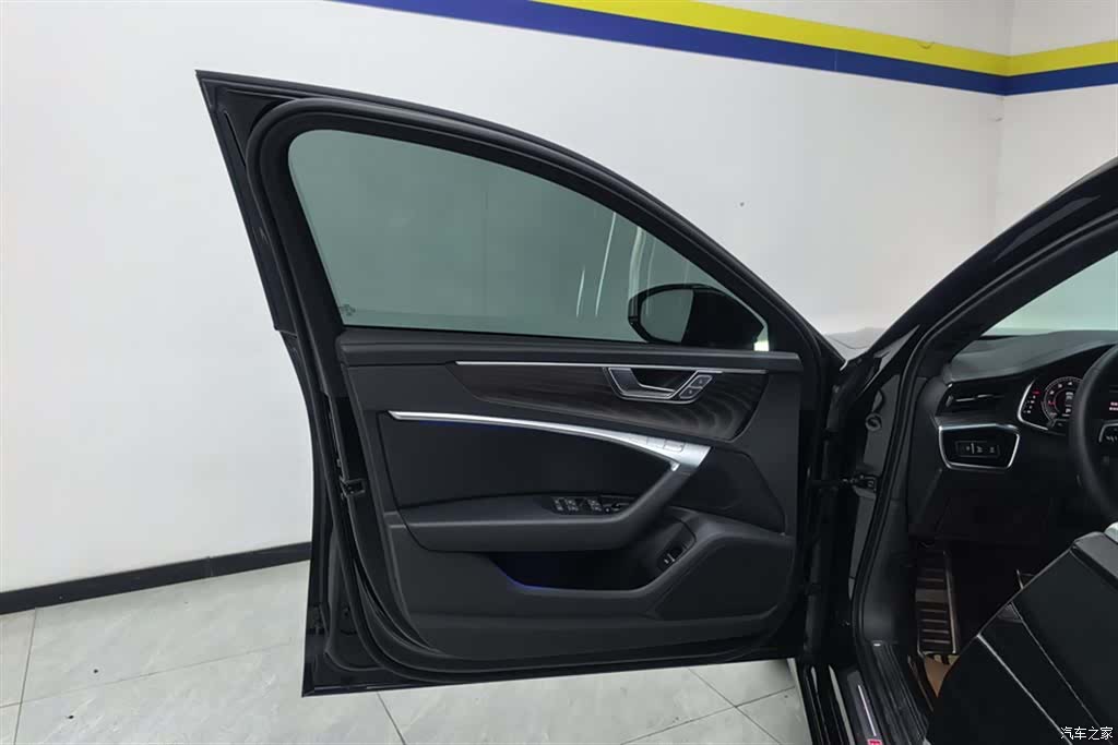 Audi A6L, 2025 7