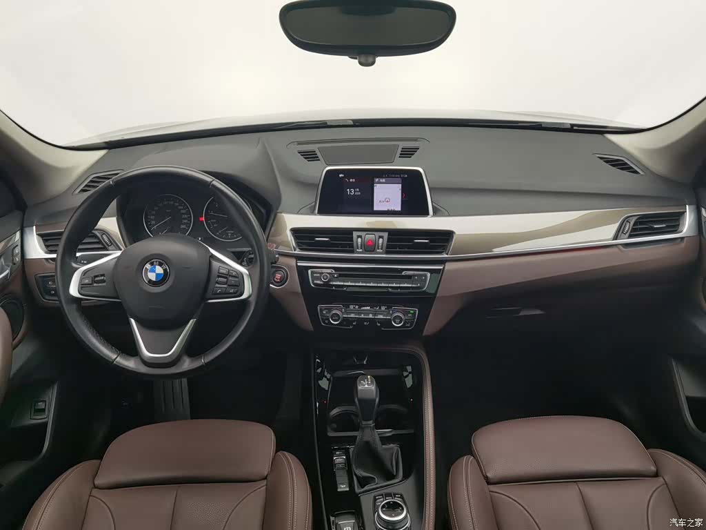 BMW X1, 2018 все фото
