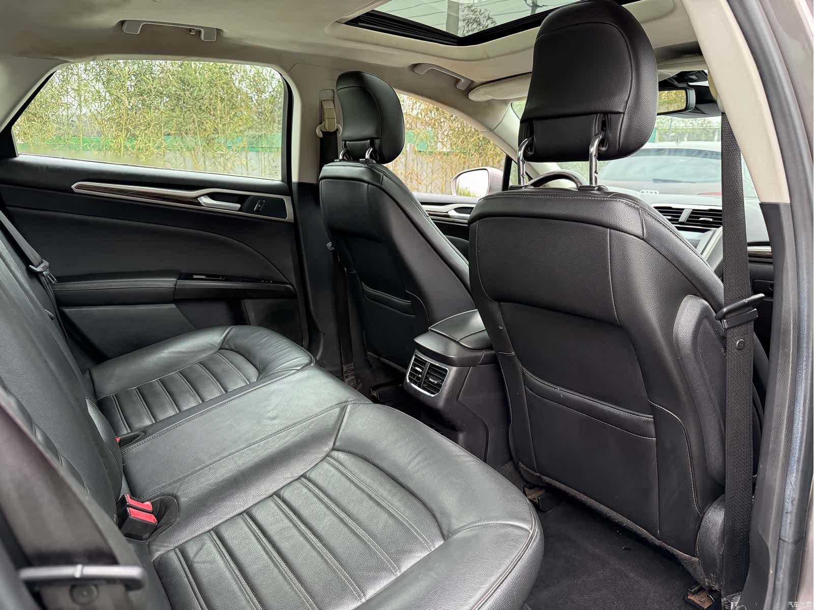 Ford Mondeo, 2015 20